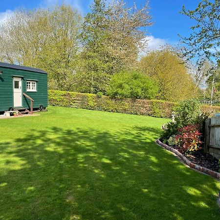 Beautiful Shepherd'S Hut - Lois Weedon Weston  Екстер'єр фото