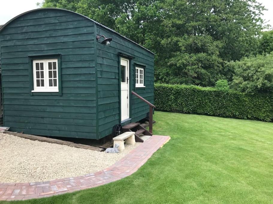Beautiful Shepherd'S Hut - Lois Weedon Weston  Екстер'єр фото