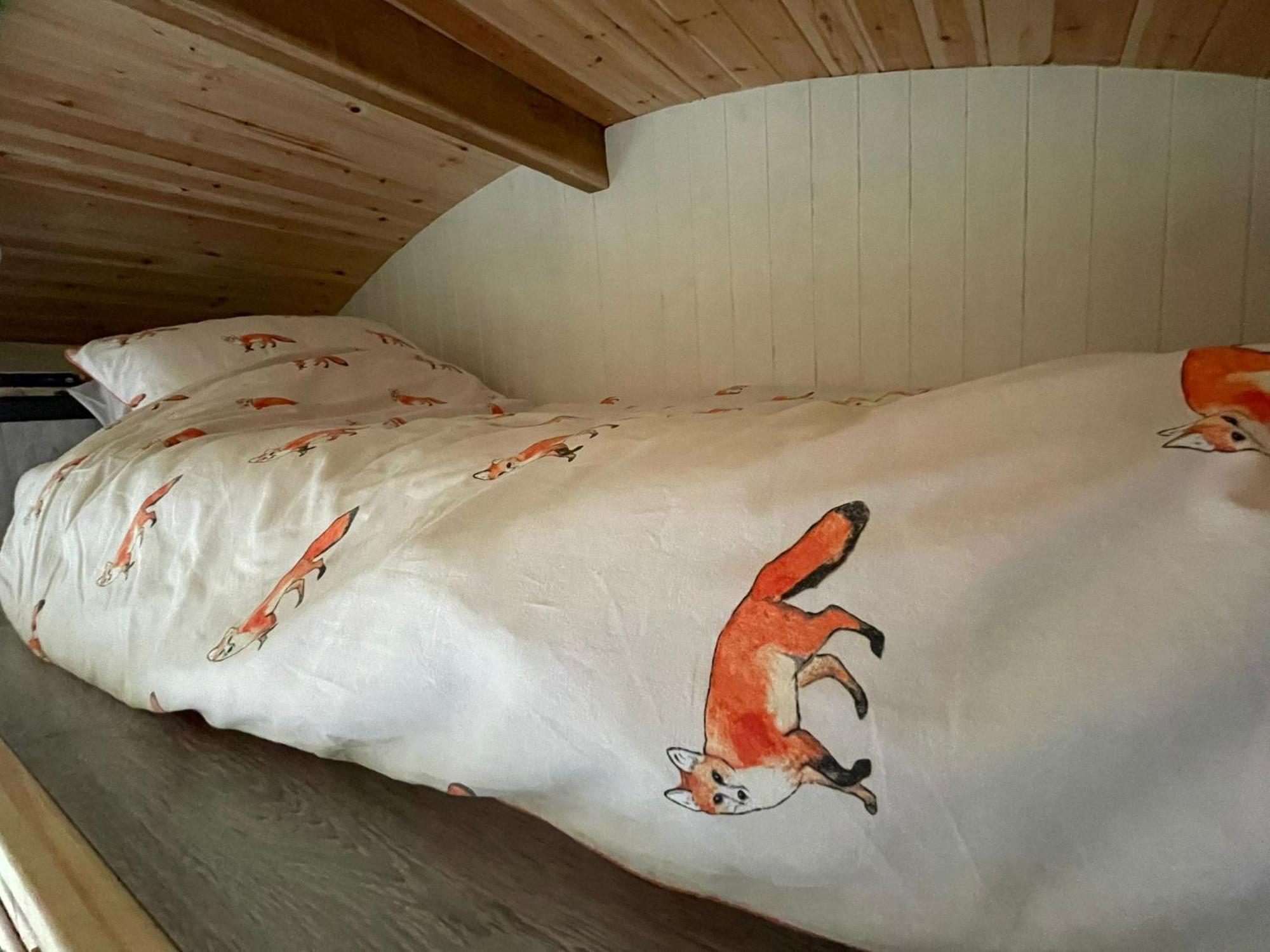Beautiful Shepherd'S Hut - Lois Weedon Weston  Екстер'єр фото